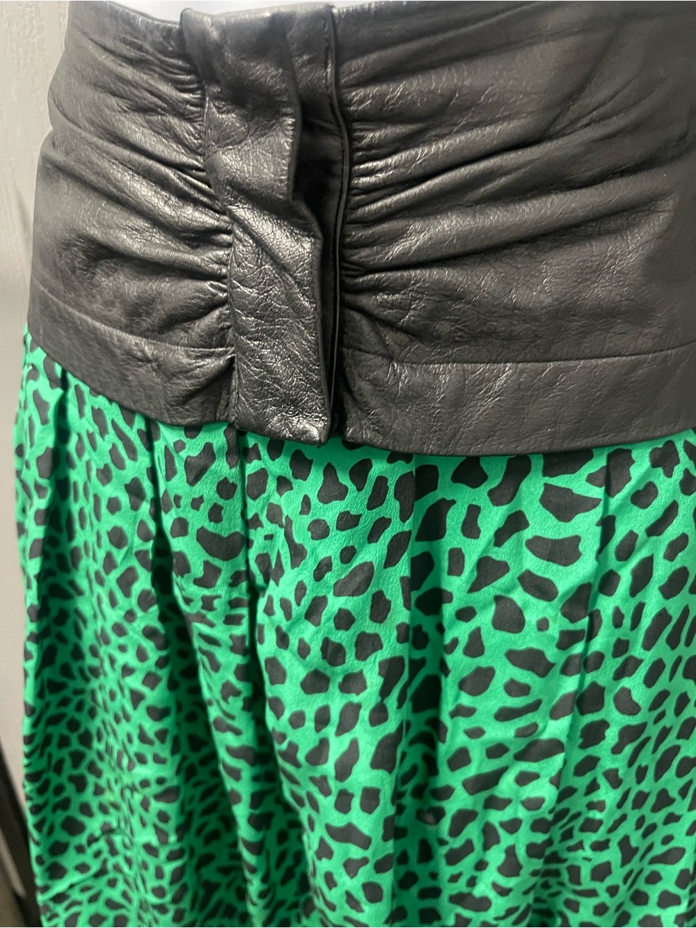 Bellino Paris Vintage 80s Silk Animal Print Skirt Leather Waist Size 10 - Picture 2 of 8